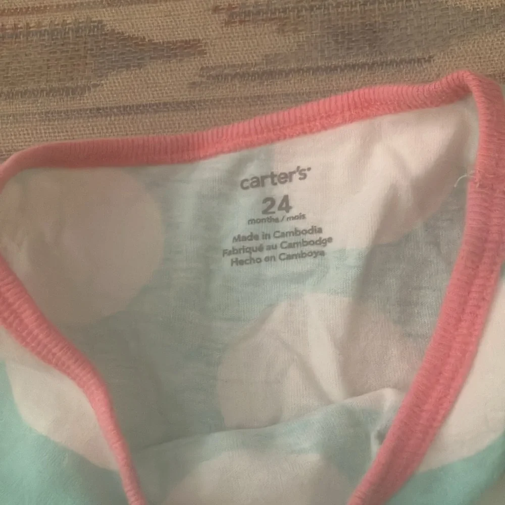 FINAL MARKDOWN Little girls carters dress 24 months